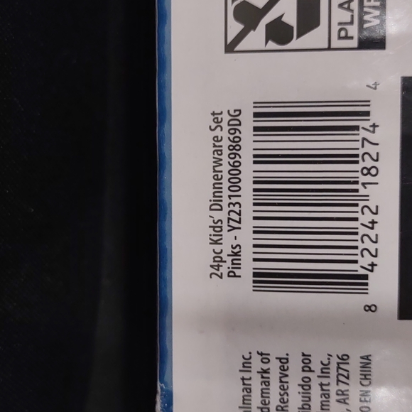 24 Piece Kids Dinnerware Set - Picture 3 of 3